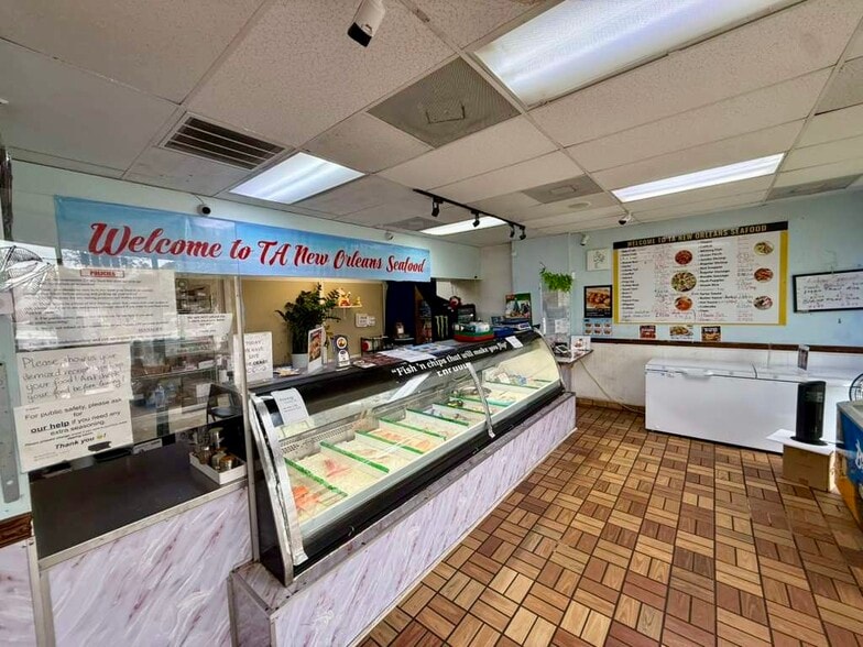 More Photos Of 2565 Candler Rd, Decatur Freestanding For Sale