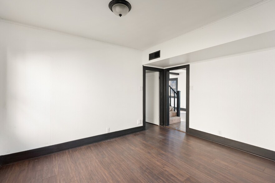 More Photos Of 1825 Baker St, Bakersfield Specialty For Sale