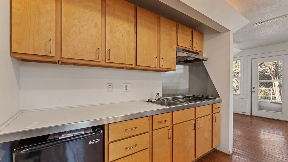 More Photos Of 1320 E Pump Station Rd, Fayetteville Light Manufacturing For Sale