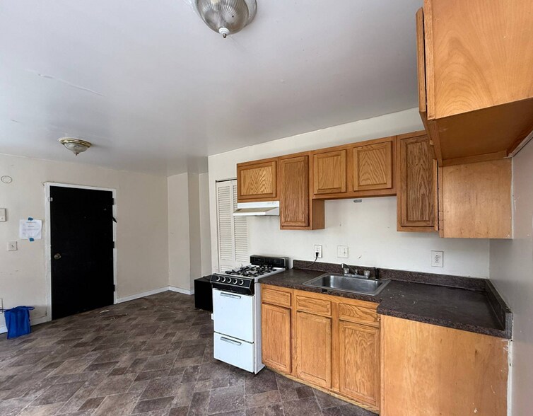 More Photos Of 348-352 Genesee St, Rochester Apartments For Sale