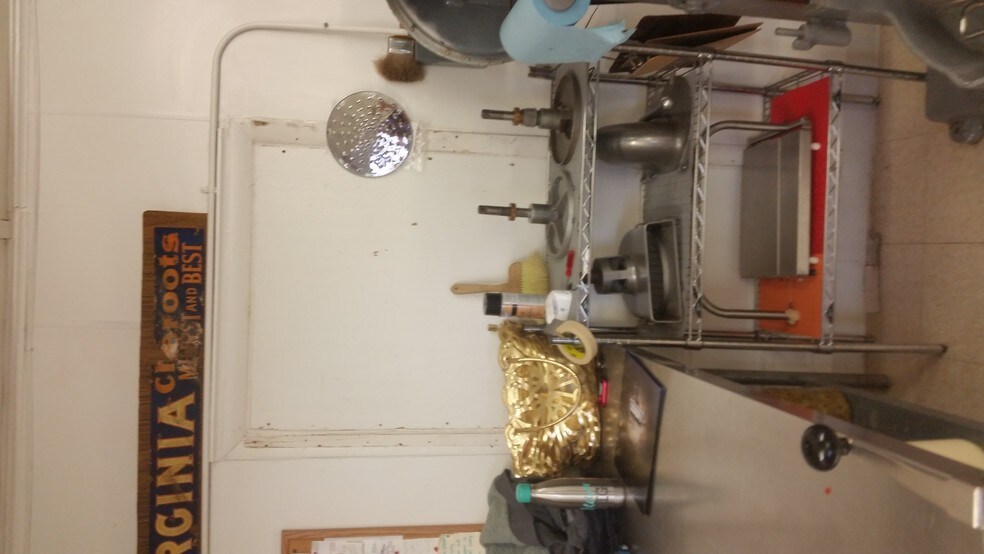 More Photos Of 204 Manitowoc St, Menasha Restaurant For Sale