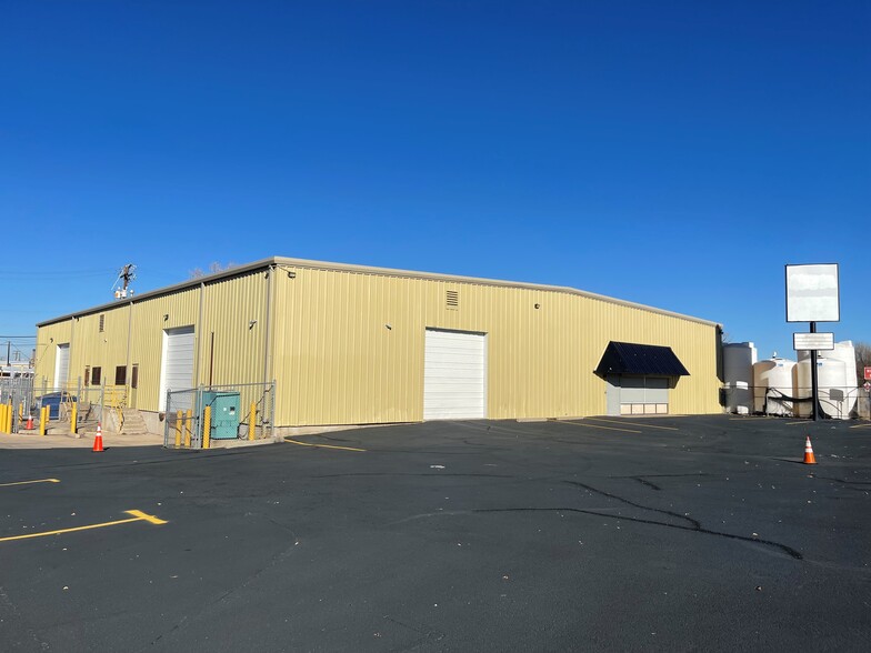 Primary Photo Of 1405 S Platte River Dr, Denver Warehouse For Lease