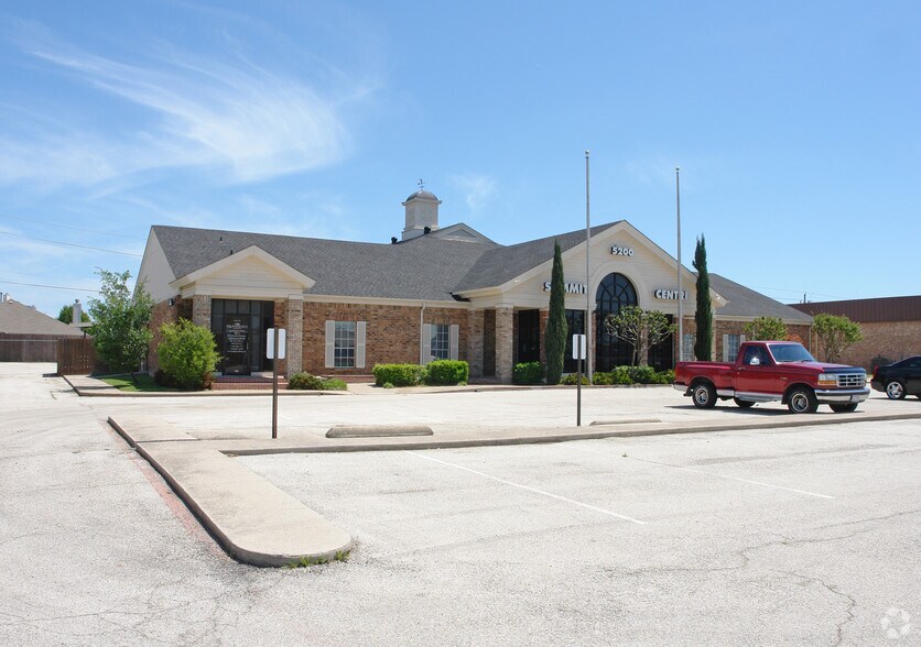 More Photos Of 5200 Paige Rd, The Colony Medical For Sale