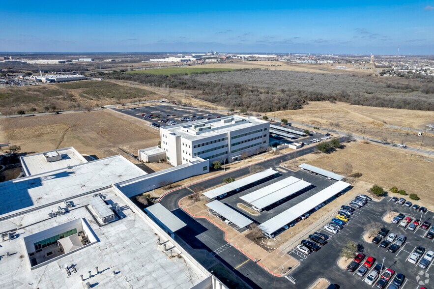 More Photos Of 1180 Seton Pky, Kyle Medical For Lease