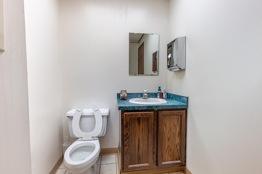 More Photos Of 610 N Main St, Springboro Medical For Lease