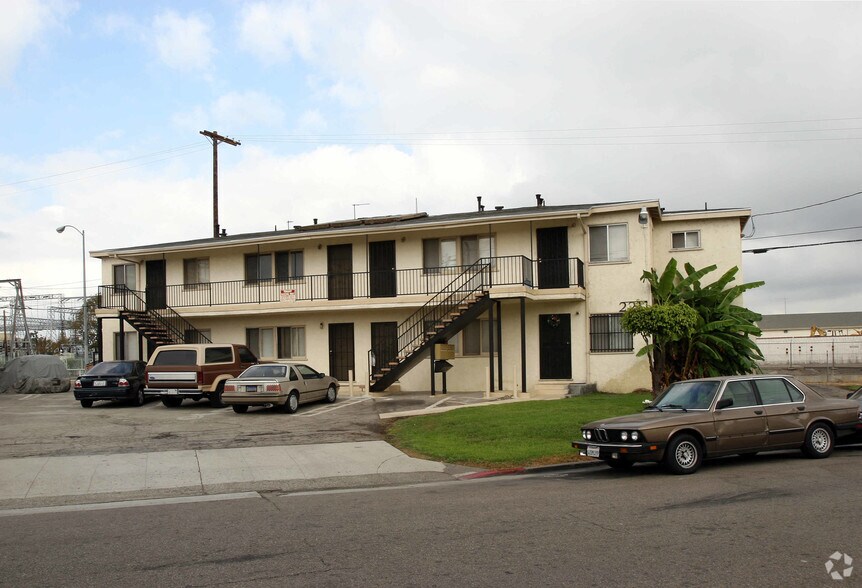 Primary Photo Of 2211 S Genesee Ave, Los Angeles Apartments For Sale