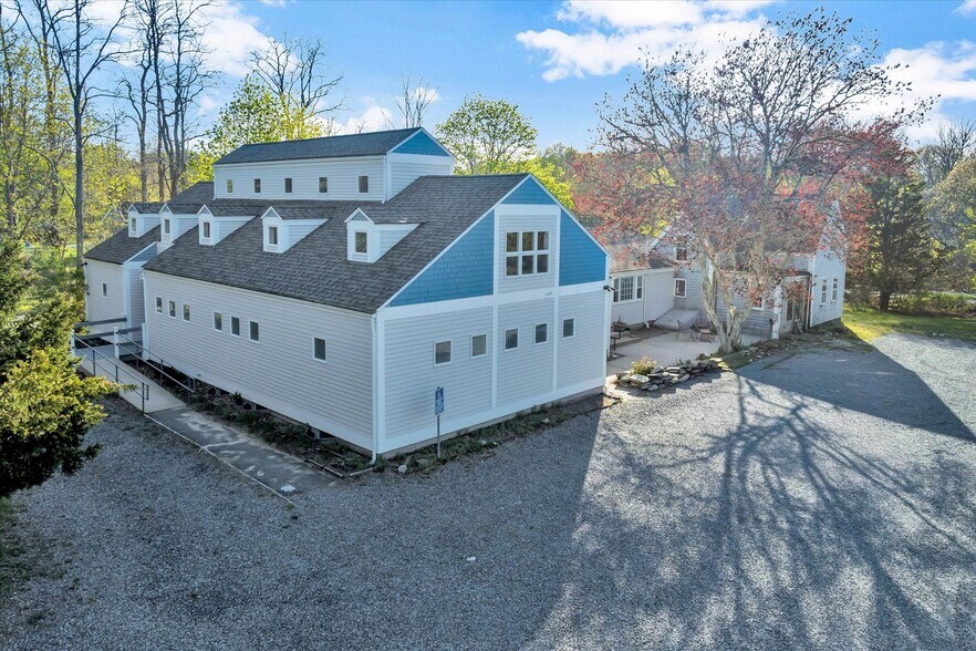 More Photos Of 1049 Main St, West Barnstable Medical For Sale