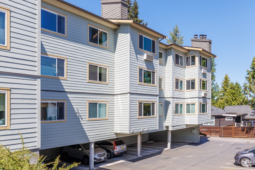 More Photos Of 9800 Roosevelt Way NE, Seattle Apartments For Sale