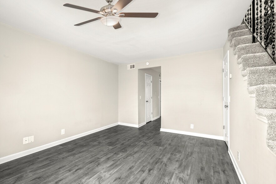 More Photos Of 324 Walton Ferry Rd, Hendersonville Apartments For Sale