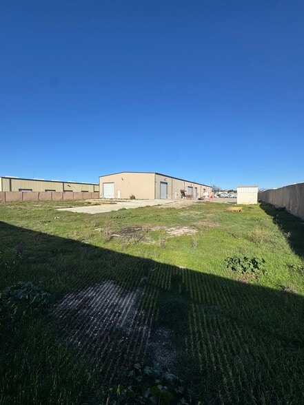 More Photos Of 190 E San Antonio Dr, King City Industrial For Sale