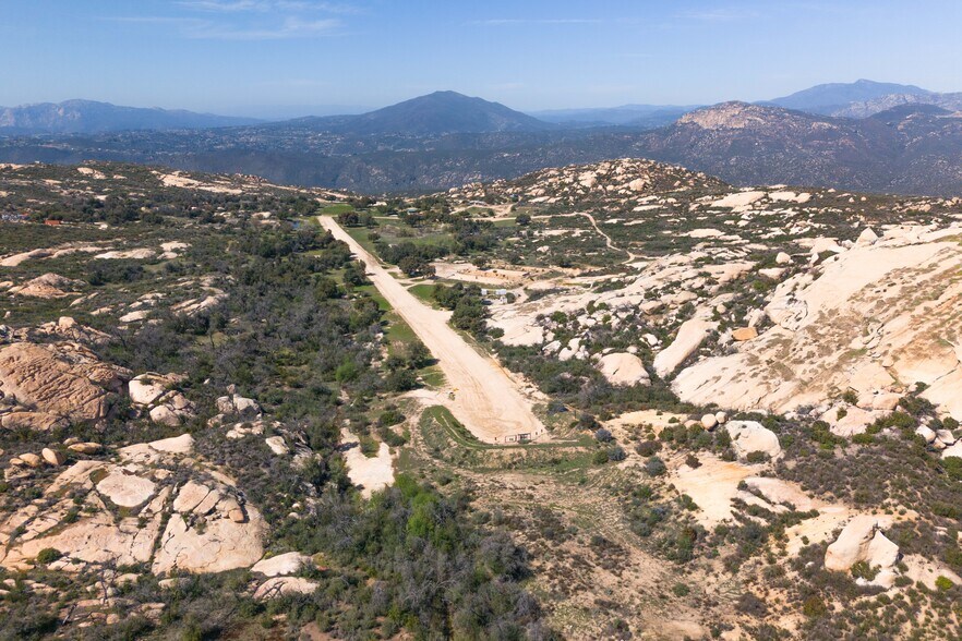 More Photos Of 19191 High Glen Rd, Alpine Specialty For Sale