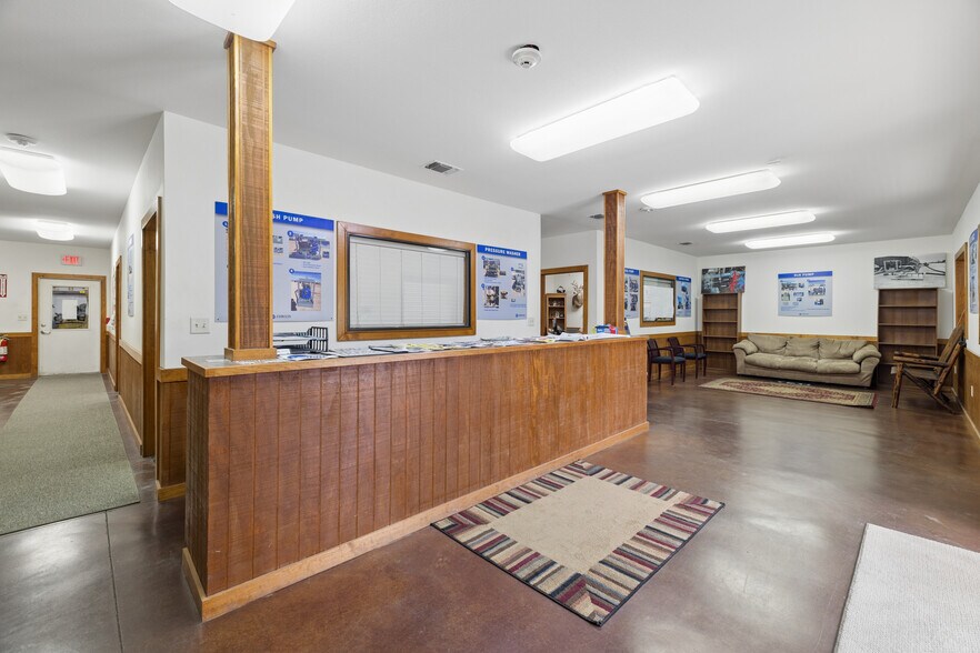 More Photos Of 1510 TX-135, Kilgore Warehouse For Sale