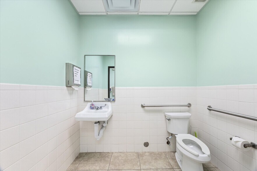 More Photos Of 360 E Medical Center Blvd, Webster Medical For Sale