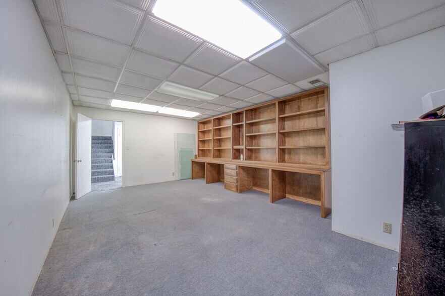 More Photos Of 226 Washington St, Newell Storefront Retail Residential For Sale