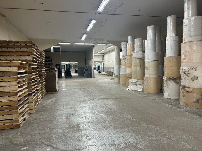 More Photos Of 3340-3350 Main St, Ravenna Light Manufacturing For Sale