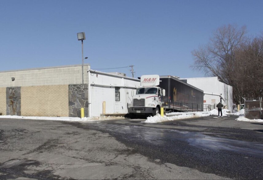 More Photos Of 22 Connor Ln, Deer Park Warehouse For Sale