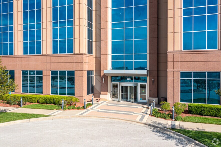 More Photos Of 9351-9401 Renner Blvd, Lenexa Office For Lease