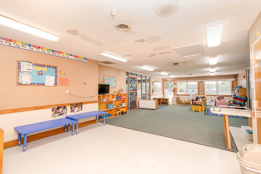 More Photos Of 2081 Mesa Valley Way, Austell Specialty For Sale