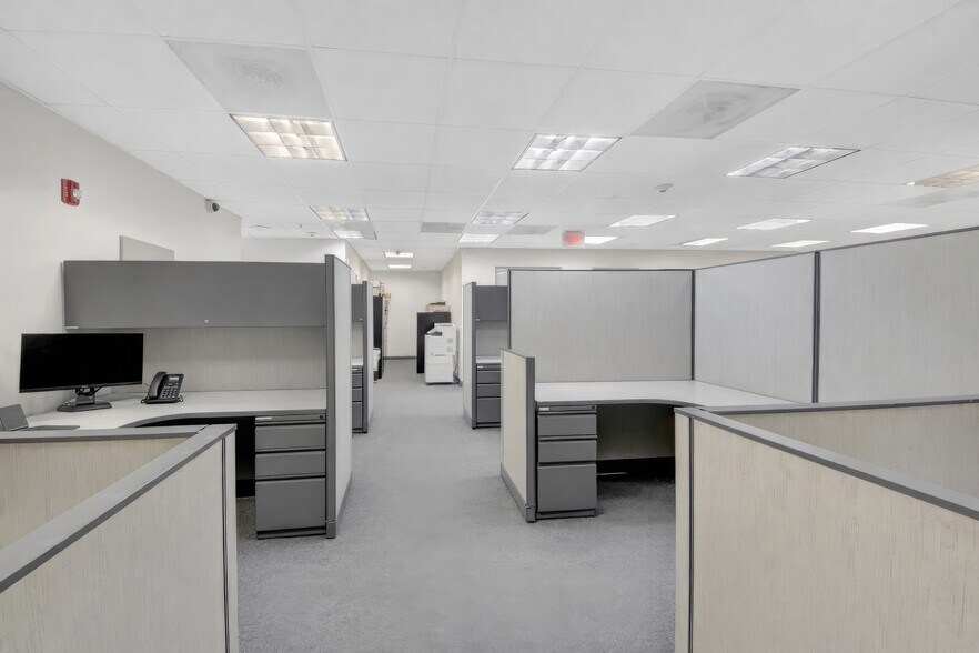 More Photos Of 2001 Central Park Ave, Yonkers Office For Sale
