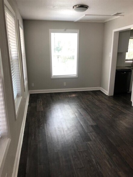 More Photos Of 3720 Sockwell Blvd, Greenville Apartments For Sale