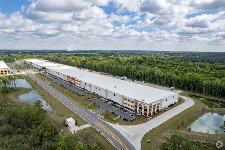 More Photos Of 137 Prosperity Dr, Garden City Distribution For Lease