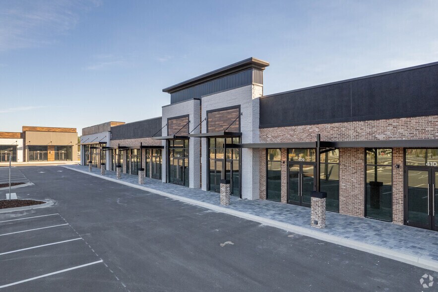 More Photos Of Alta Dr and Faye Rd, Jacksonville Unknown For Lease