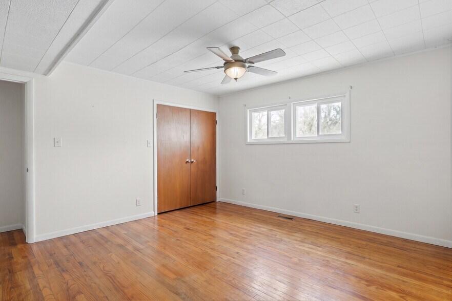 More Photos Of 23589-23593 Van Born Rd, Taylor Freestanding For Sale