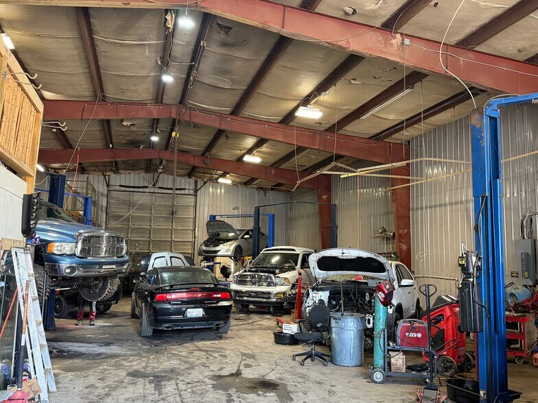 More Photos Of 500 Royal St, Raleigh Warehouse For Sale