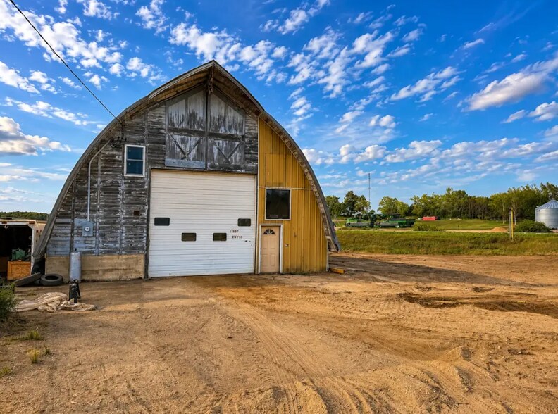 More Photos Of 1997 US-59, Slayton Warehouse For Sale