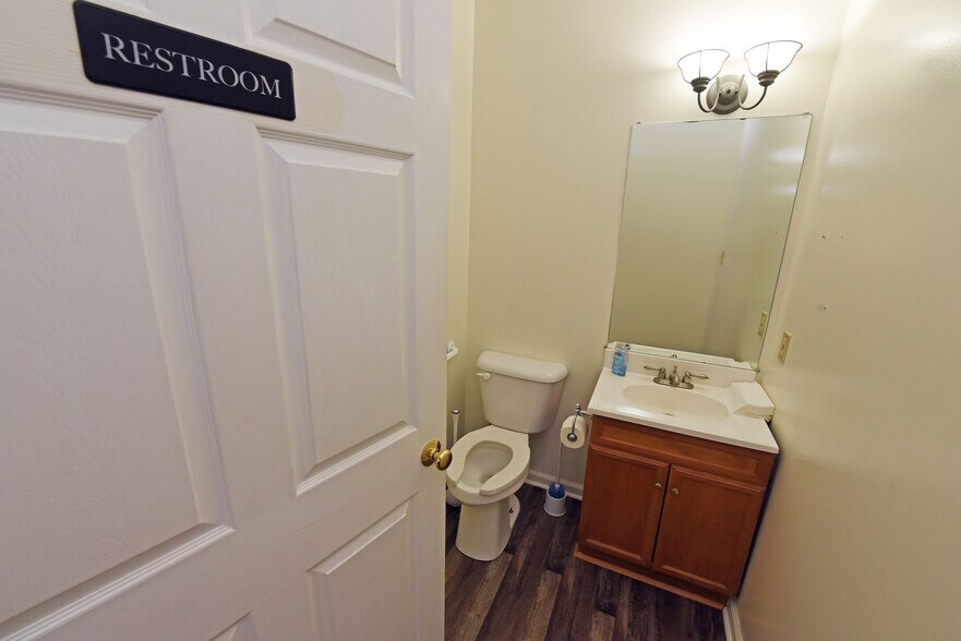 More Photos Of 10 Deer Crossing Trl, Blairsville Office For Sale