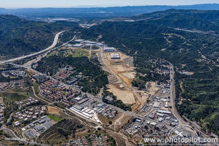 More Photos Of NWQ Newhall Ave & Sierra Hwy, Santa Clarita Land For Lease