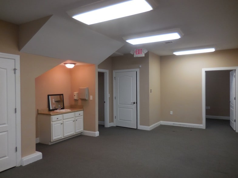 More Photos Of 3105 Creekside Village Dr, Kennesaw Office For Sale