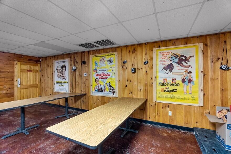 More Photos Of 3801 Happy Bend Rd, Atkins Restaurant For Sale