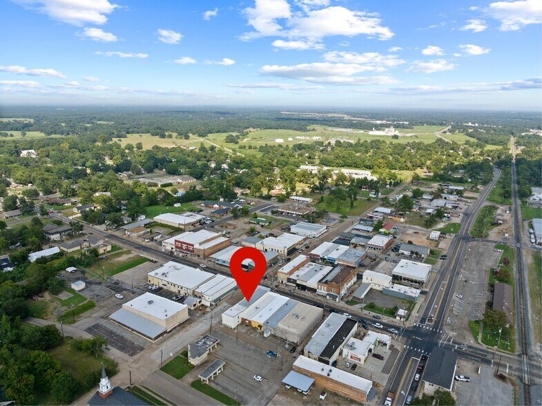 More Photos Of 219 N Main St, Winnsboro Storefront For Sale