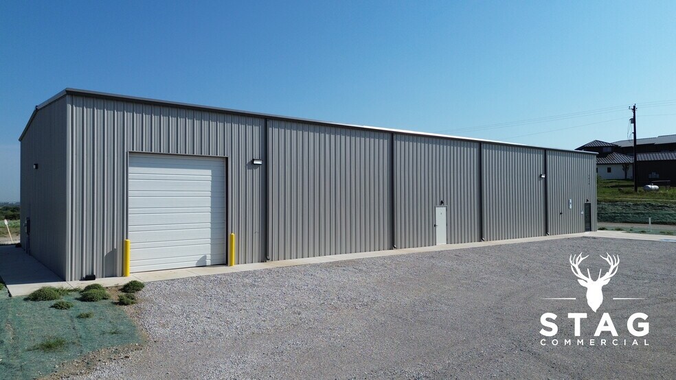 More Photos Of 7420 Fm 2449, Ponder Warehouse For Lease