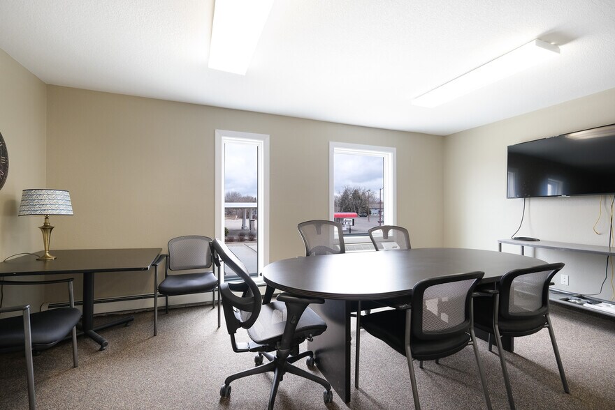 More Photos Of 931 E Madison Ave, Mankato Office Residential For Lease