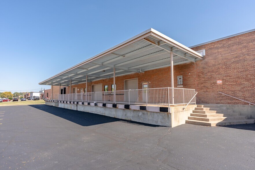 More Photos Of 975 E Tallmadge Ave, Akron Warehouse For Sale