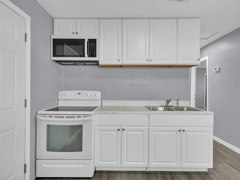 More Photos Of 301 SW 3rd Ter, Mulberry Apartments For Sale