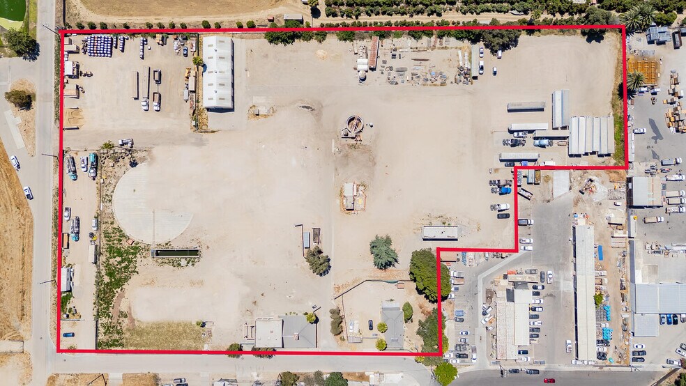 Primary Photo Of 905-917 Corporation St, Santa Paula Warehouse For Sale