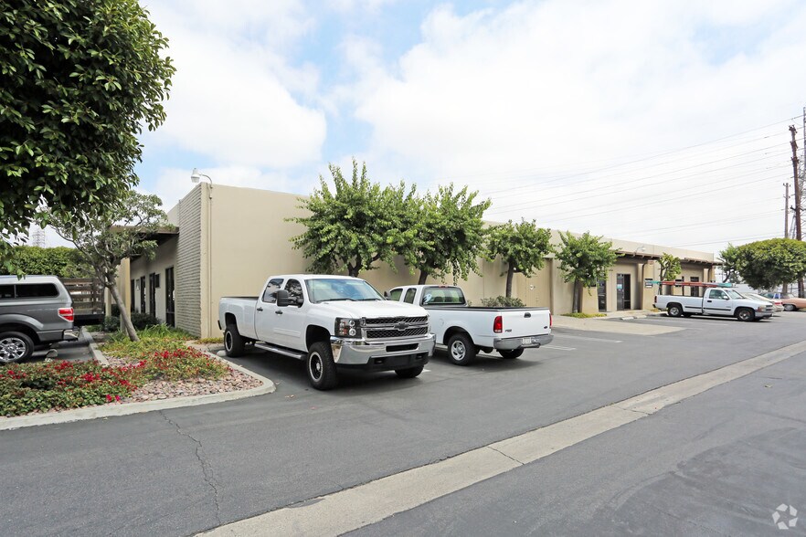 More Photos Of 1594 S Anaheim Blvd, Anaheim Manufacturing For Lease