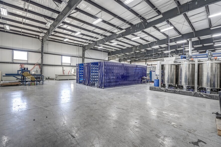 More Photos Of 48 Zion Station Ct, Troy Warehouse For Lease