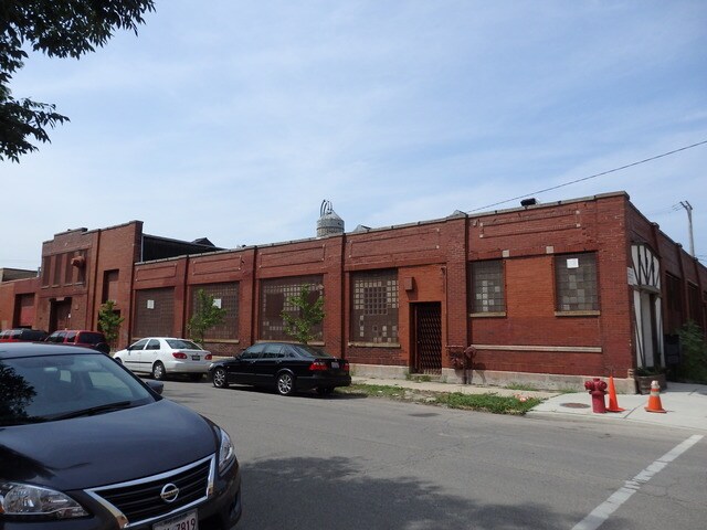More Photos Of 2508 W Maypole Ave, Chicago Warehouse For Lease