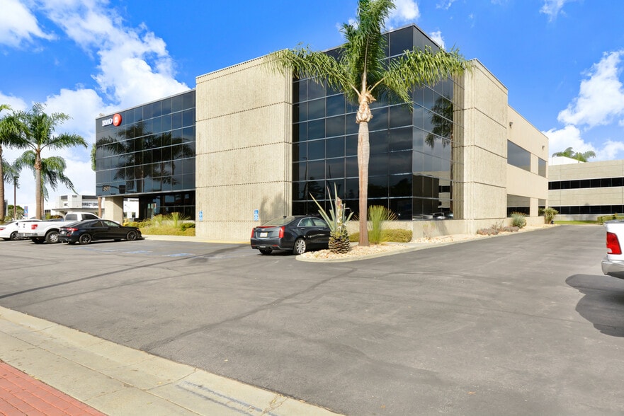 More Photos Of 4501 E La Palma Ave, Anaheim Loft Creative Space For Lease