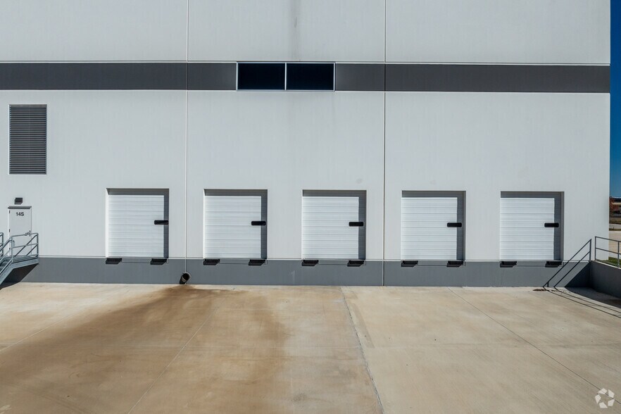 More Photos Of County Road 212, Forney Distribution For Lease