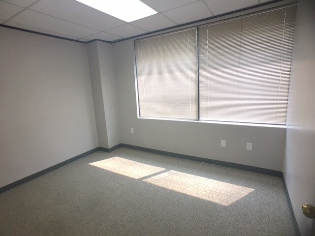 More Photos Of 2200 E 104th Ave, Thornton Office For Lease