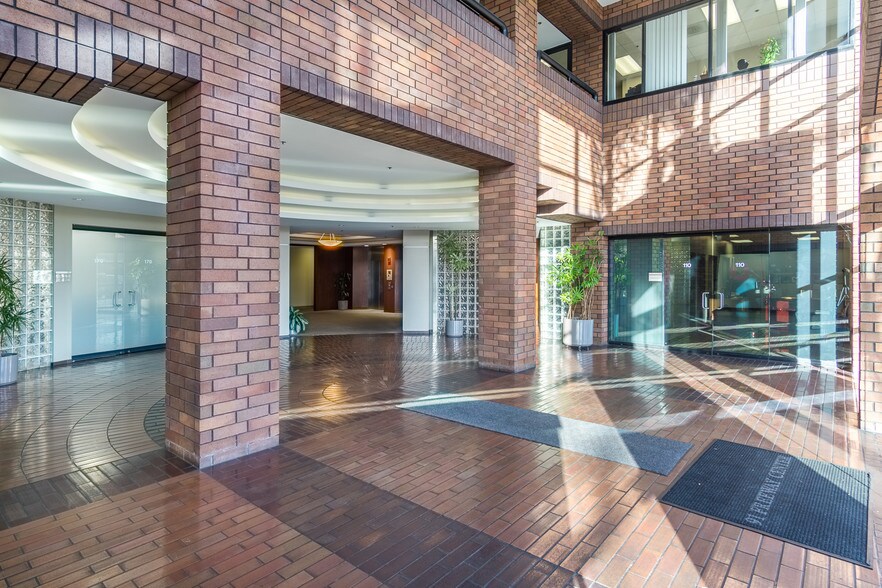 More Photos Of 17100 Pioneer Blvd, Artesia Office For Lease