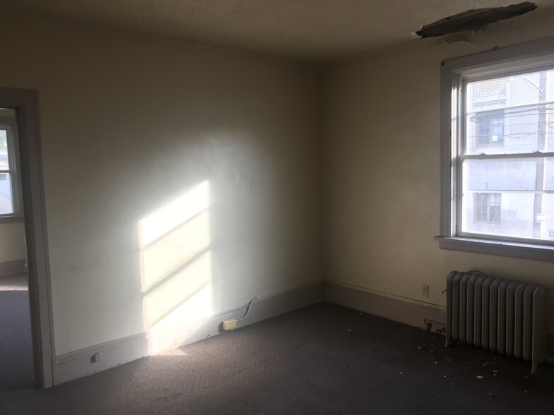 More Photos Of 815 McClure St, Munhall Apartments For Sale
