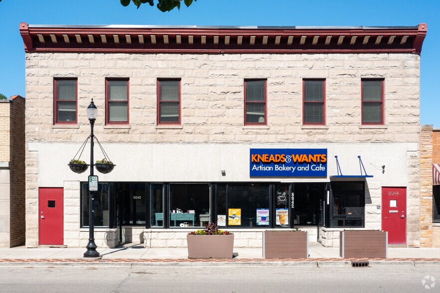 Primary Photo Of 8040-8044 N Lincoln Ave, Skokie Storefront Retail Residential For Lease