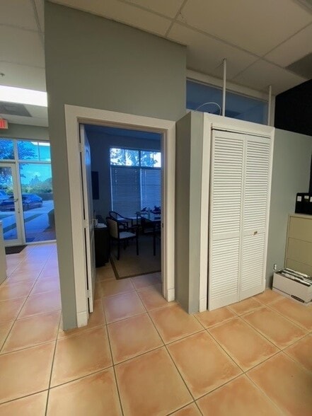 More Photos Of 3307 Northlake Blvd, Palm Beach Gardens Office For Sale