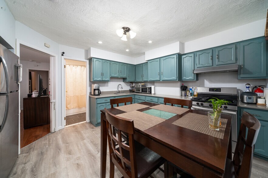 More Photos Of 103-105 Devon St, Kearny Apartments For Sale